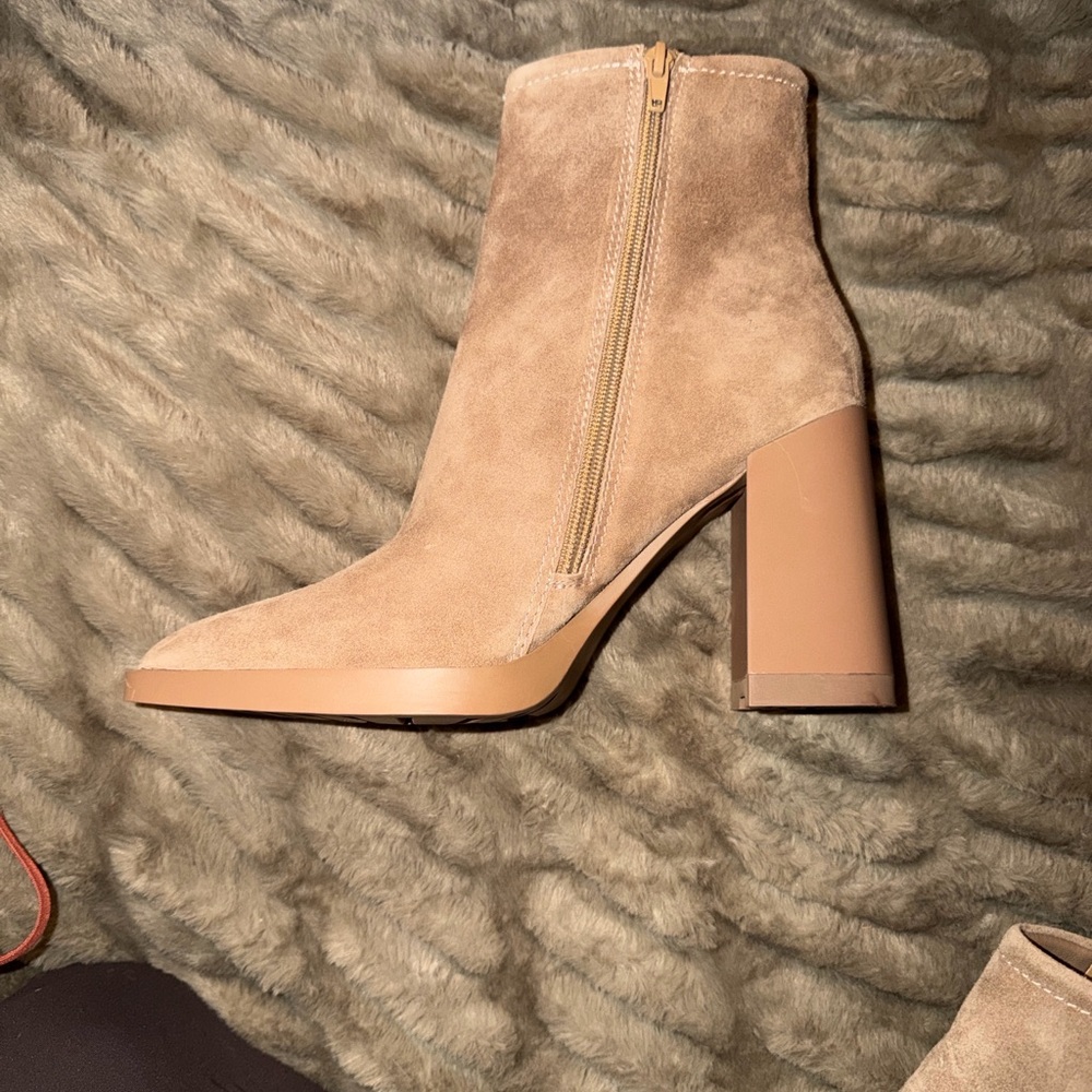 Steve Madden Tan Suede Block Heel Boots - Picture 4 of 9